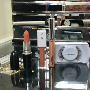 🆕 M.A.C makeup bundle